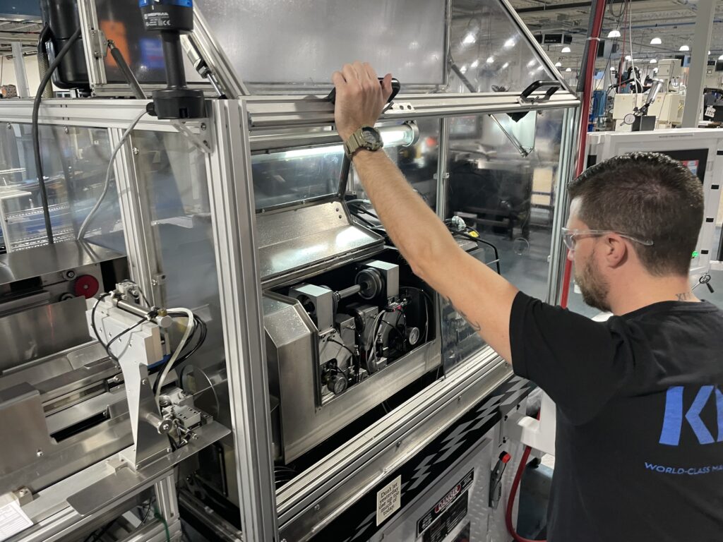 Glebar grinding machine for medical guidewire production